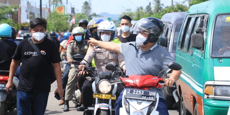 Bupati Jeje Naik Motor Pantau Membludaknya Wisatawan di Pangandaran